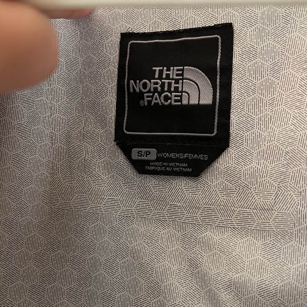 The North Face women’s raincoat size small - Picture 2 of 3